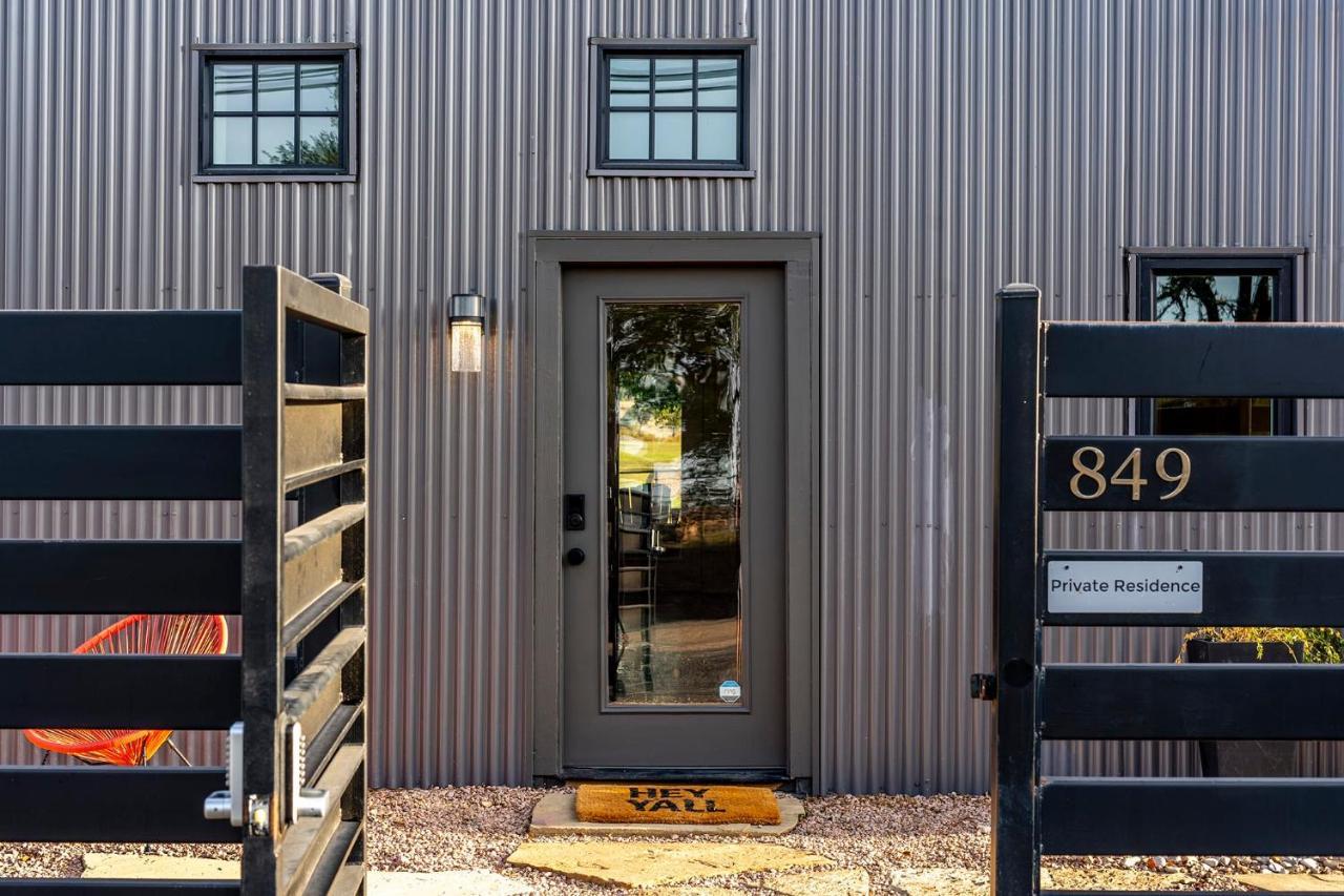 프레드릭스버그 Container Haus Pet Friendly With Cowboy Pool 빌라 외부 사진